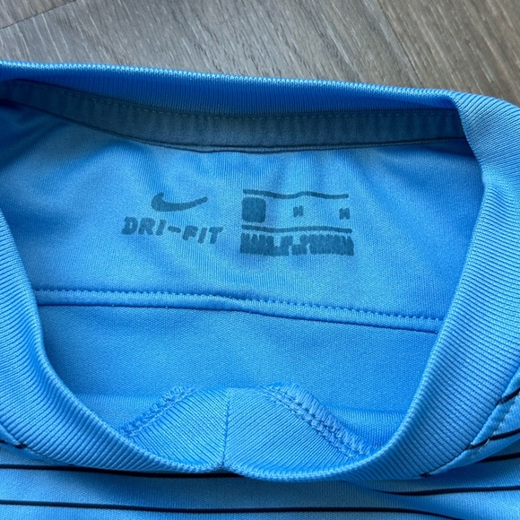 Nike Dri-Fit Shirt - Picture 4 of 4